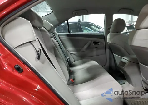 2011 Toyota Camry Base z USA, uszkodzony, nr VIN 4T1BF3EK8BU153347